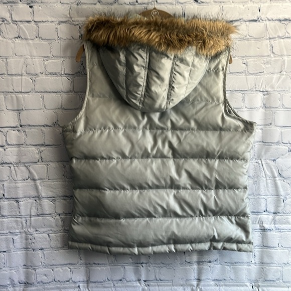 Talbots Women's Gray Puffer Vest with‎ Faux Fur Trim Size Medium - Picture 3 of 3
